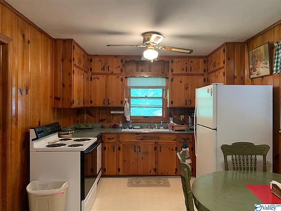 2nd image of 610 Magnolia Ave