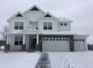 1775 Carriage Dr, Victoria, MN 55386