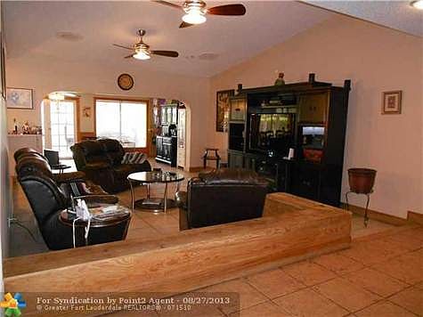 3rd image of 4606 Norfolk Island Dr