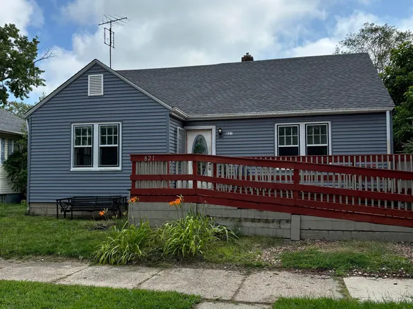 821 E Homer St, Michigan City, IN 46360