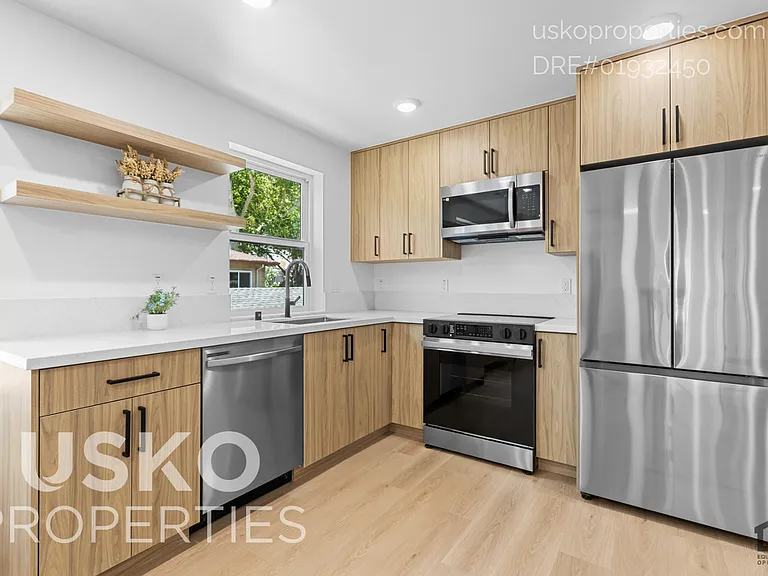 2822 D St — Photo 4