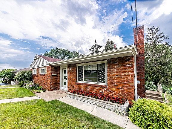 2nd image of 4782 Beall Dr