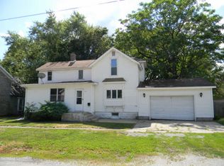 617 S Macon St, Bement, IL 61813