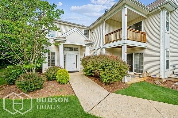 1st image of 842 Honeybrook Cir