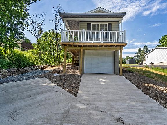 3rd image of 624 Main Rd