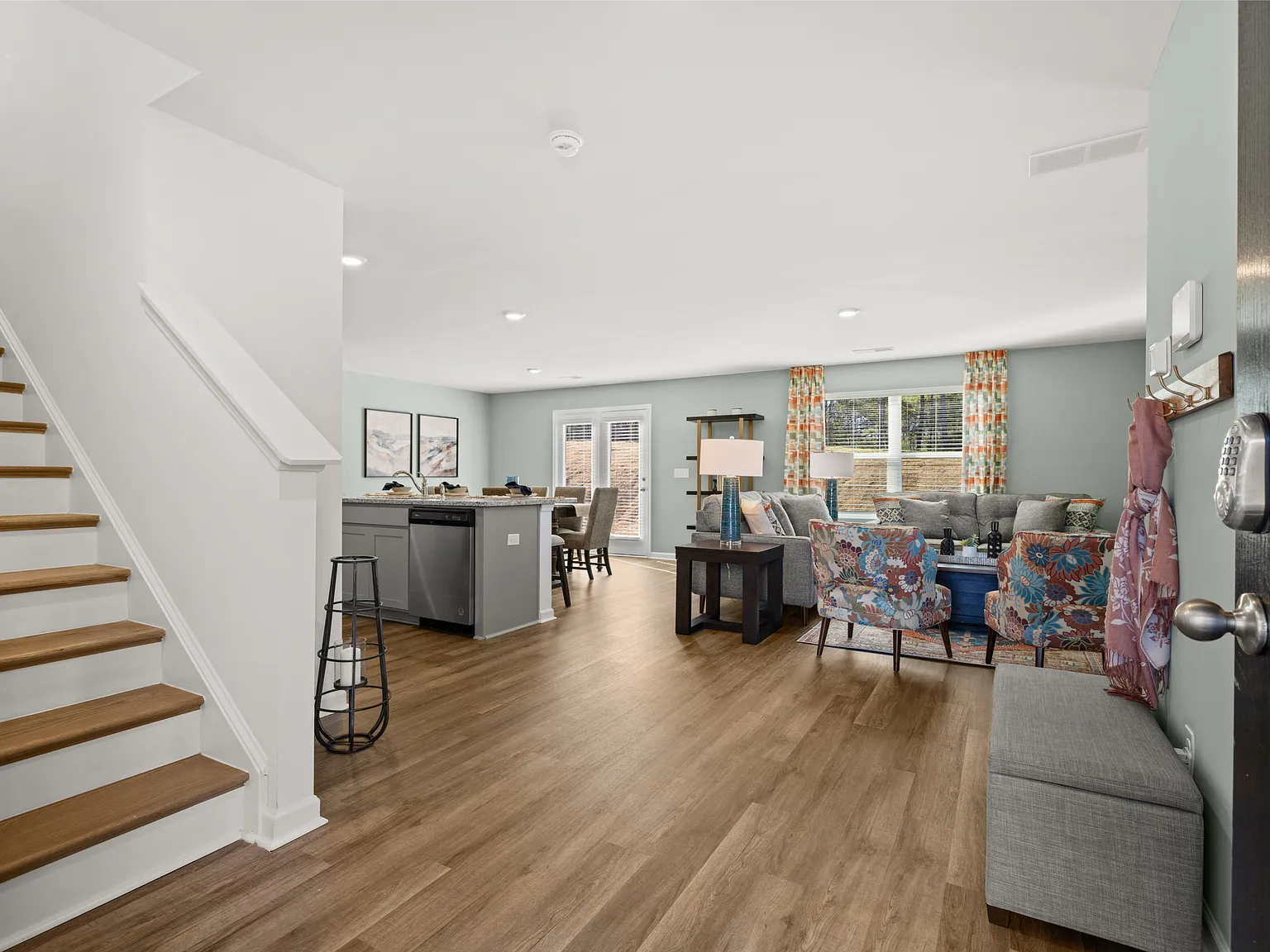 3 bed, 2.5 bath, 1634 sqft, $1,849 — Photo 3