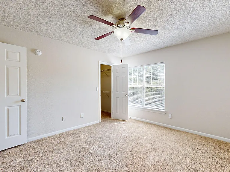 Altamira Place Apartment Homes — Photo 126