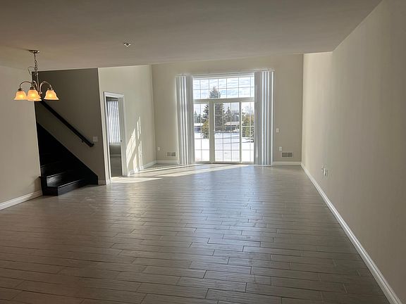 3rd image of 56396 Newport Dr