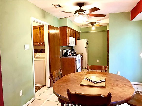 5th image of 3006 Westwood Main Dr