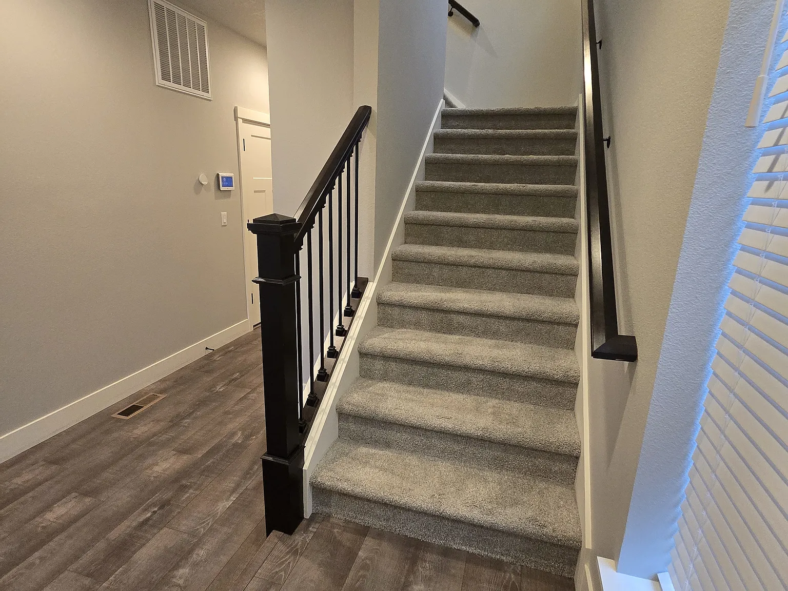 3 bed, 2.5 bath, 1715 sqft, $2,500 — Photo 3