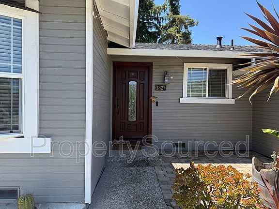 3rd image of 3827 Muir Place Ct