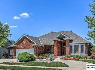 5902 S 118th Plz, Omaha, NE 68137