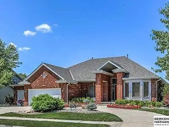 5902 S 118th Plz, Omaha, NE 68137