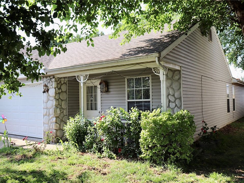 1st image of 1263 W Bishop Dr