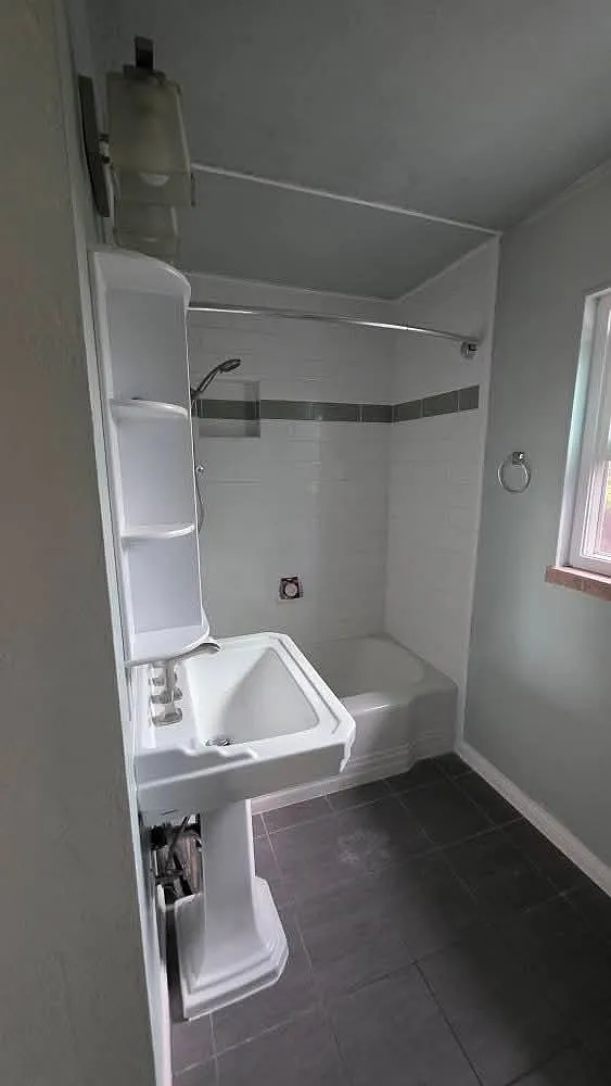 3 bed, 1285 sqft, $2,000 — Photo 3