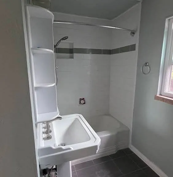 716 Poplar Ave — Photo 3