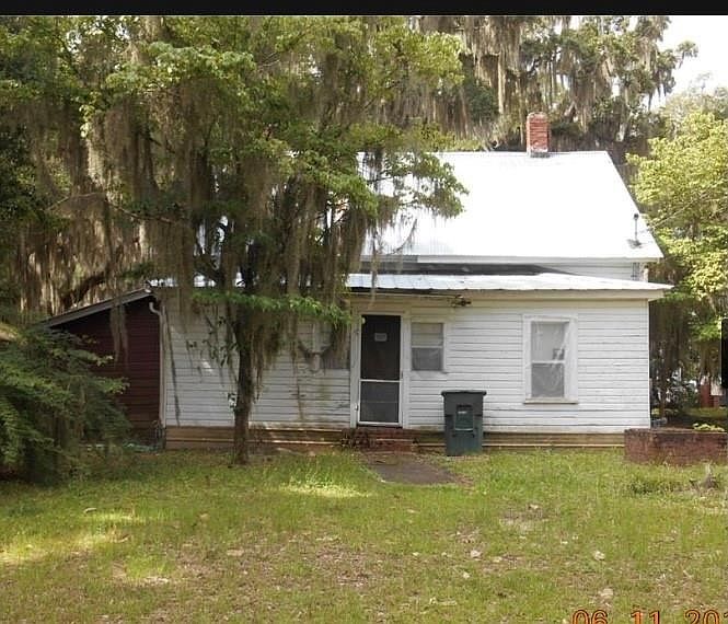 2nd image of 202 Jefferson St