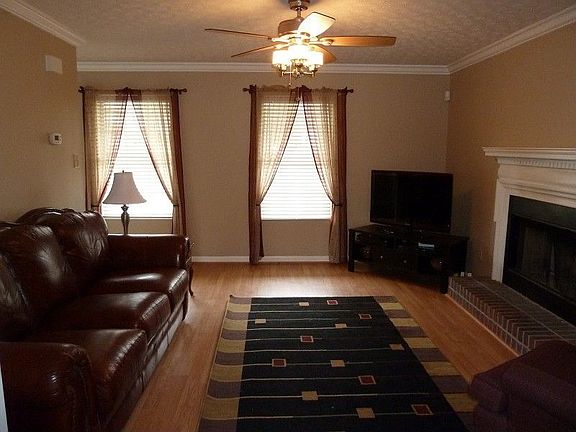 4th image of 1339 E Woodshire Dr