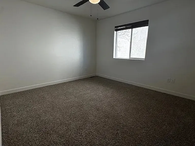 719 S Bellflower Dr — Photo 15