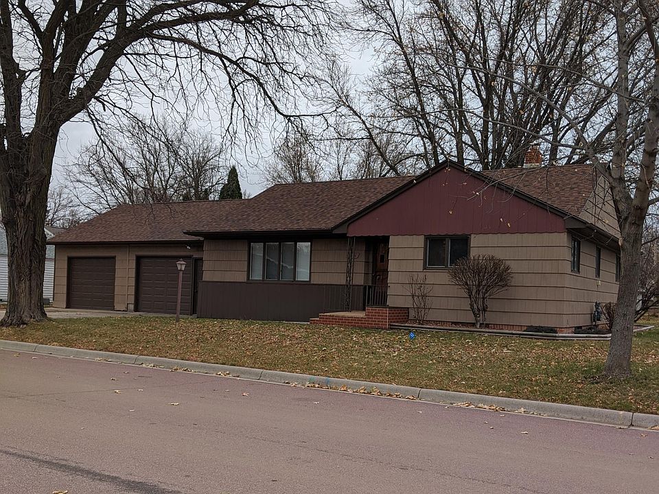 1st image of 214 7th St N