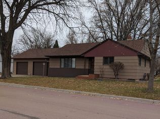 214 7th St N, Mountain Lake, MN 56159