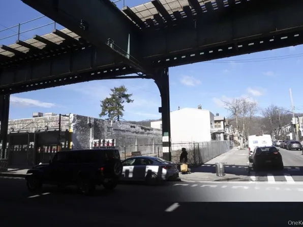 78-19 Jamaica Avenue, Woodhaven, NY 11421
