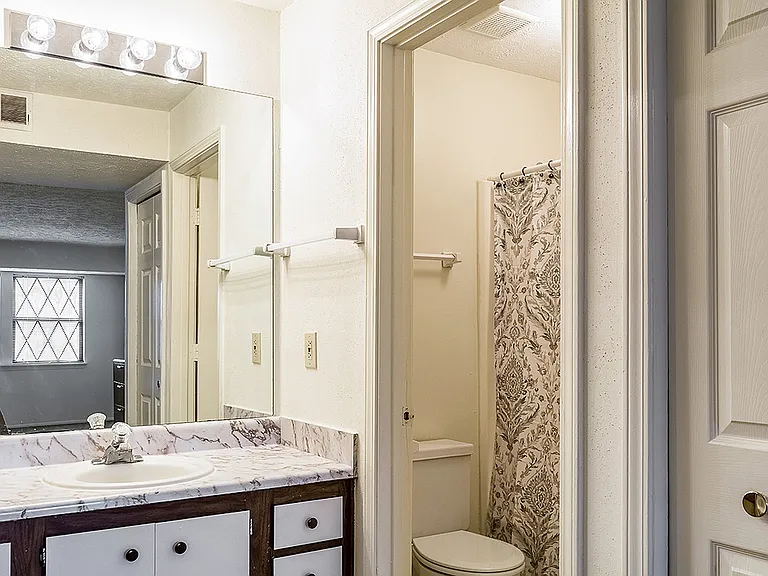 Windsor - Bathroom