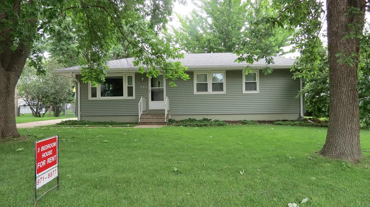 3 bed, 2258 sqft, $1,625 — Photo 3