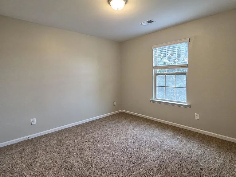 147 Niblick Dr — Photo 25