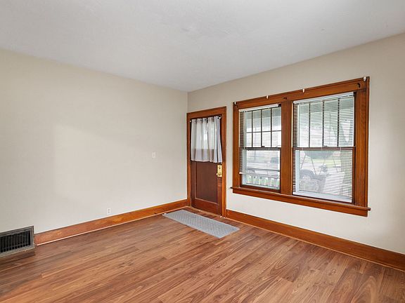 5th image of 119 N Hazelwood Ave