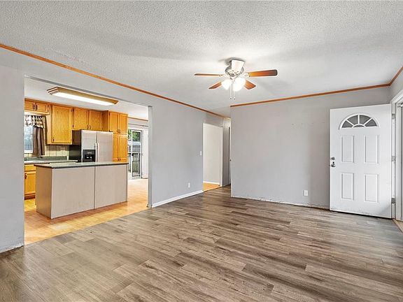 5th image of 100 S Crittendon St