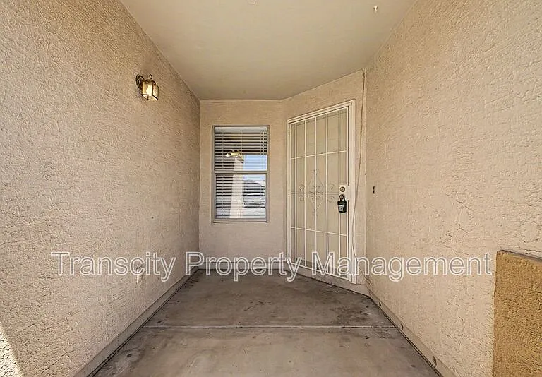 932 W 19th Ave — Photo 3