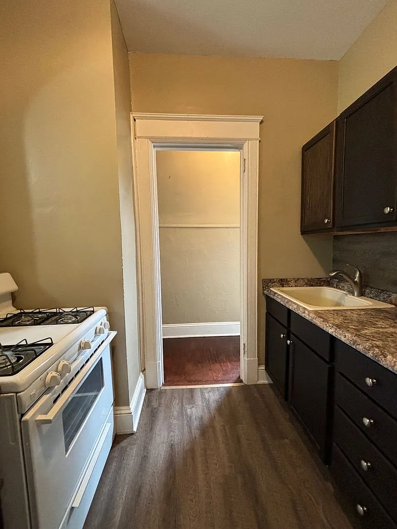 1863 Marshall Ave — Photo 3