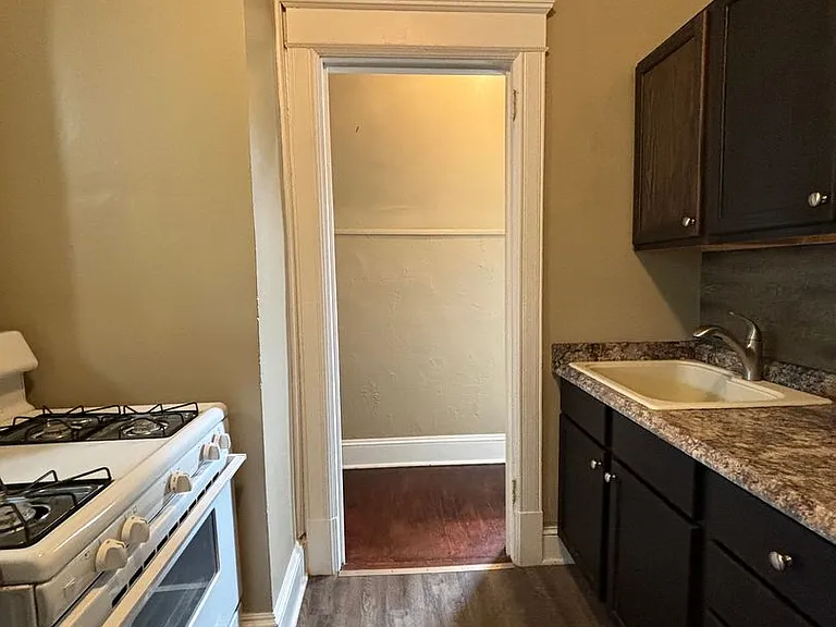 1863 Marshall Ave — Photo 3