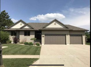 1096 Michigan Ave SW, Huron, SD 57350