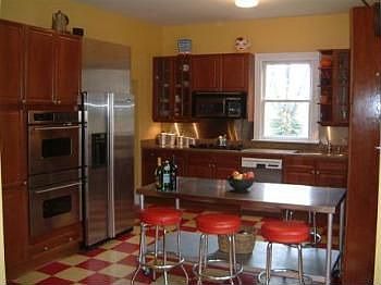 3rd image of 62 Mulford Ave