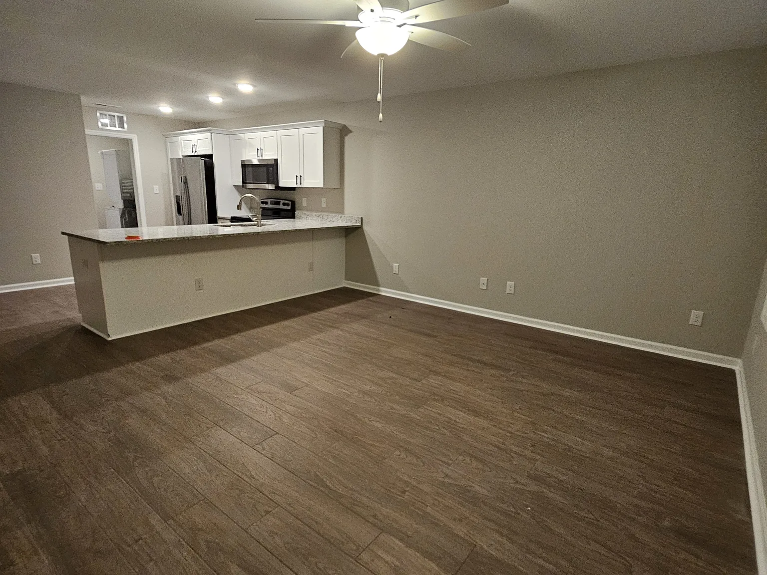 2 bed, 1100 sqft, $1,700 — Photo 3