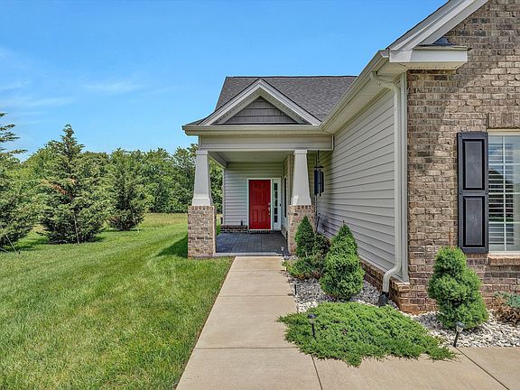 3rd image of 635 Spring Grove Dr