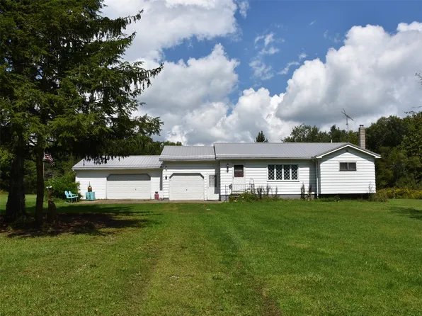 1902 W Center Rd, Linesville, PA 16424