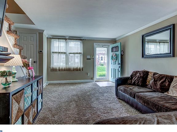 4th image of 656 Magnolia Ave