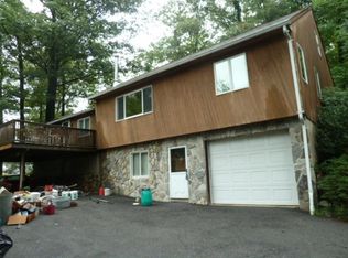 136 Lakeshore Dr, Hewitt, NJ 07421