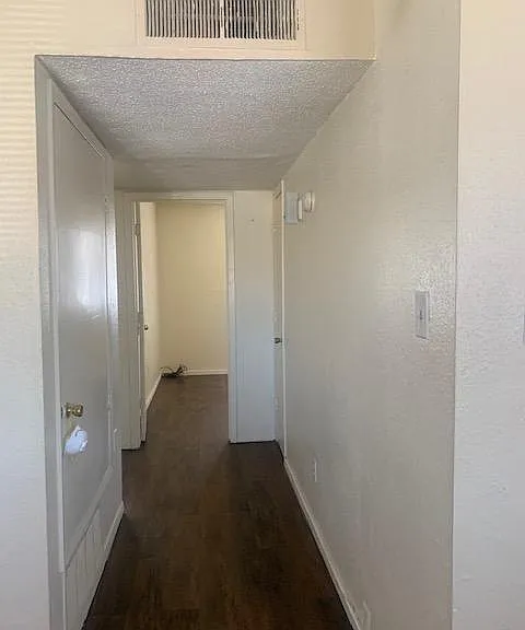 1025 McFie Ave — Photo 2