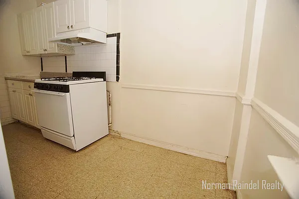 Rented by Norman Raindel, LREB | media 12