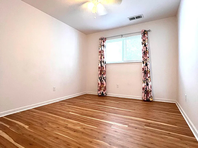 7410 Arcola St — Photo 5
