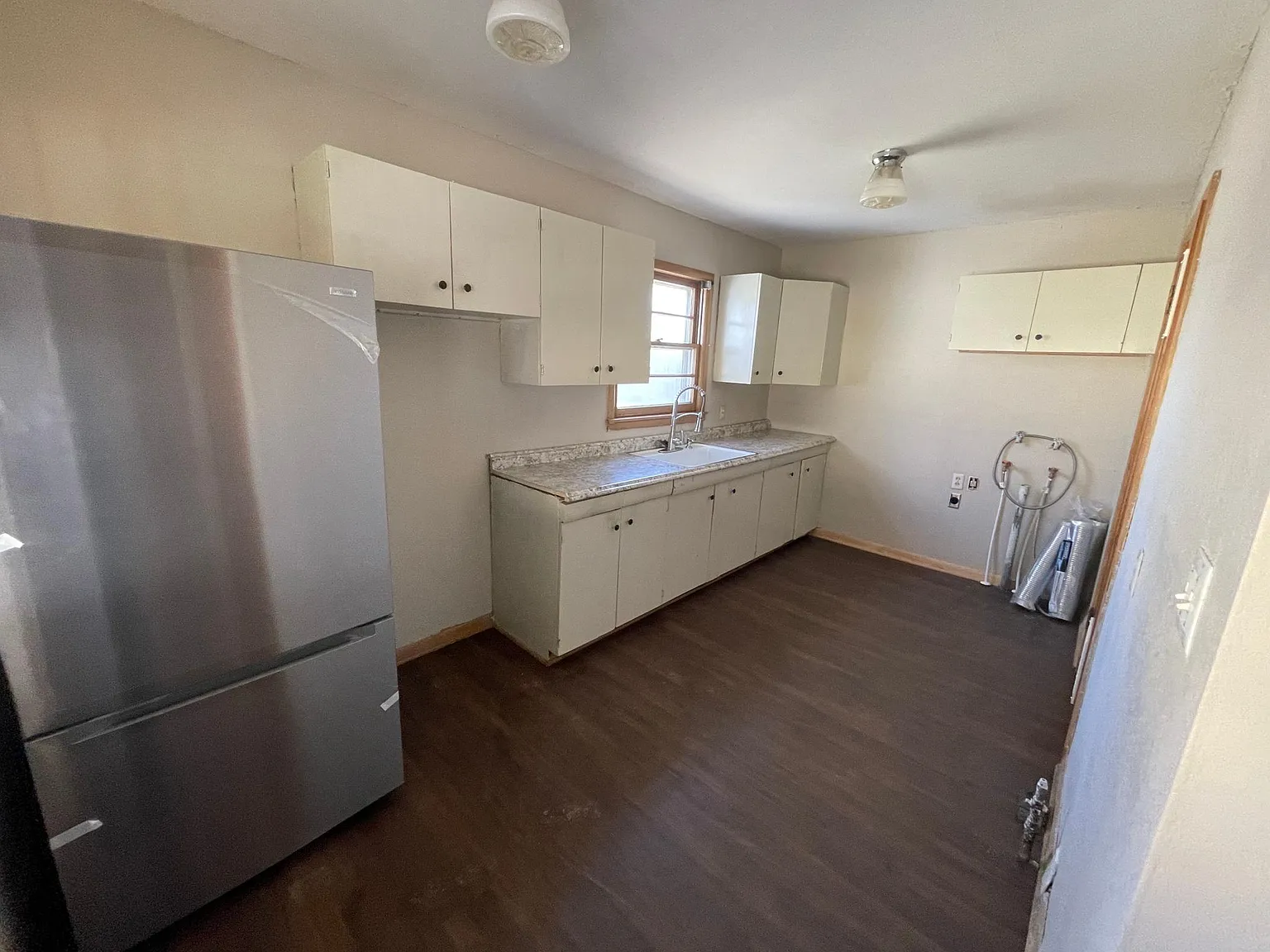 3 bed, 960 sqft, $925 — Photo 3
