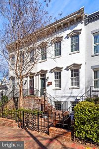 329 7th St NE, Washington, DC, 20002