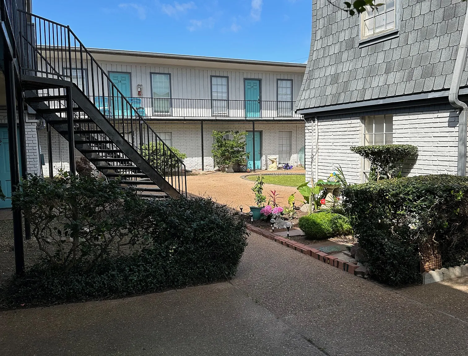 Palm Shore Apartments — Photo 3
