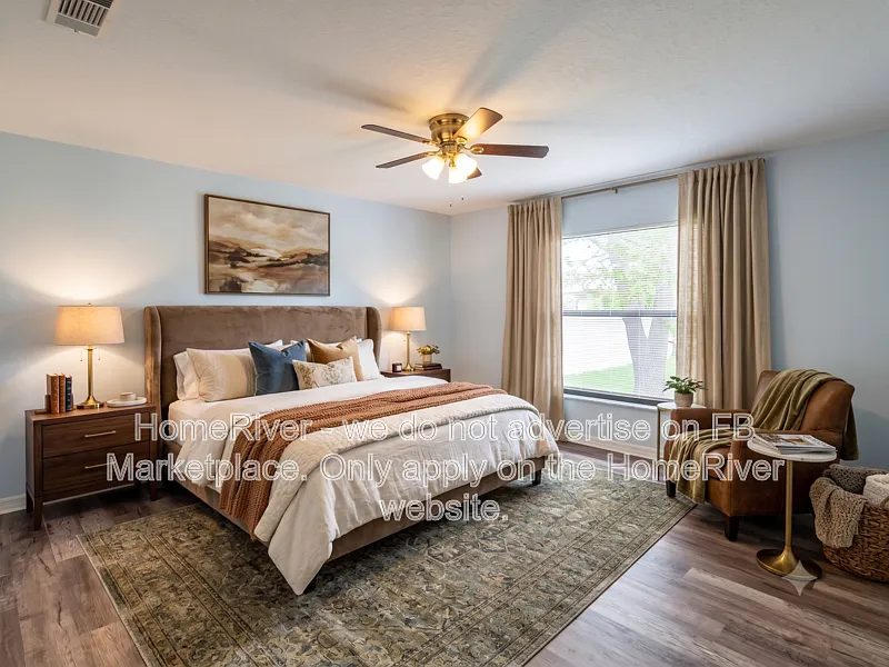 3 bed, 2.0 bath, 1299 sqft, $2,185 — Photo 4