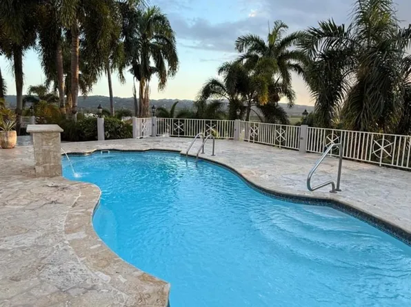 1-2 Las Mercedes, Moca, PR 00676