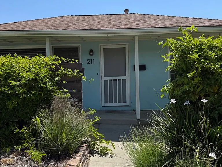 211 N Tassajara Dr — Photo 2